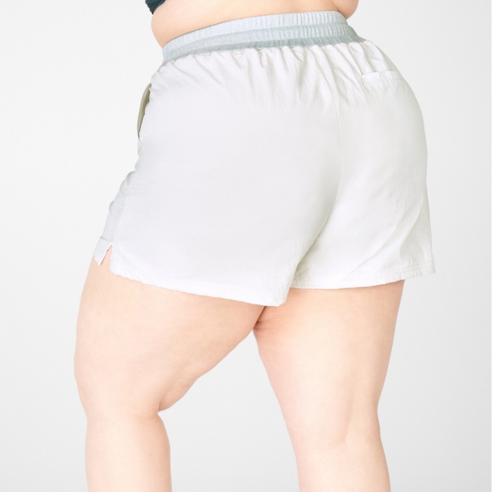 Fabletics Jemna Athletic Shorts Plus Size 3X XXXL - Picture 4 of 8